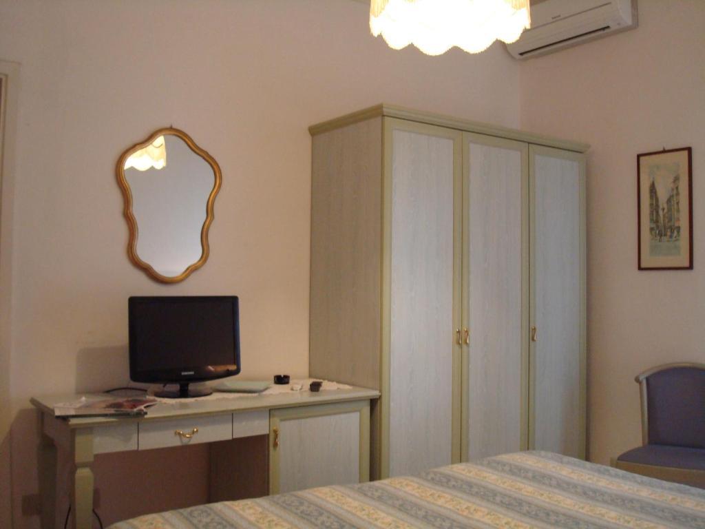 Hotel Villa Rona Forte dei Marmi Pokoj fotografie